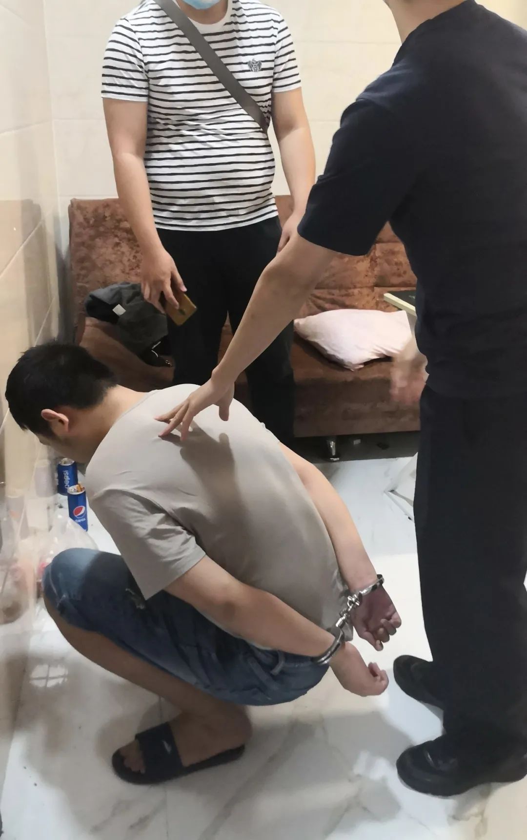 13人被抓!泉州通报:组建"第四方支付平台"团伙被端!