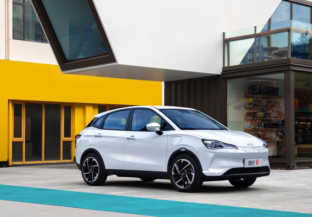 哪吒汽车旗下第三款量产车型哪吒v上市02售价599万起