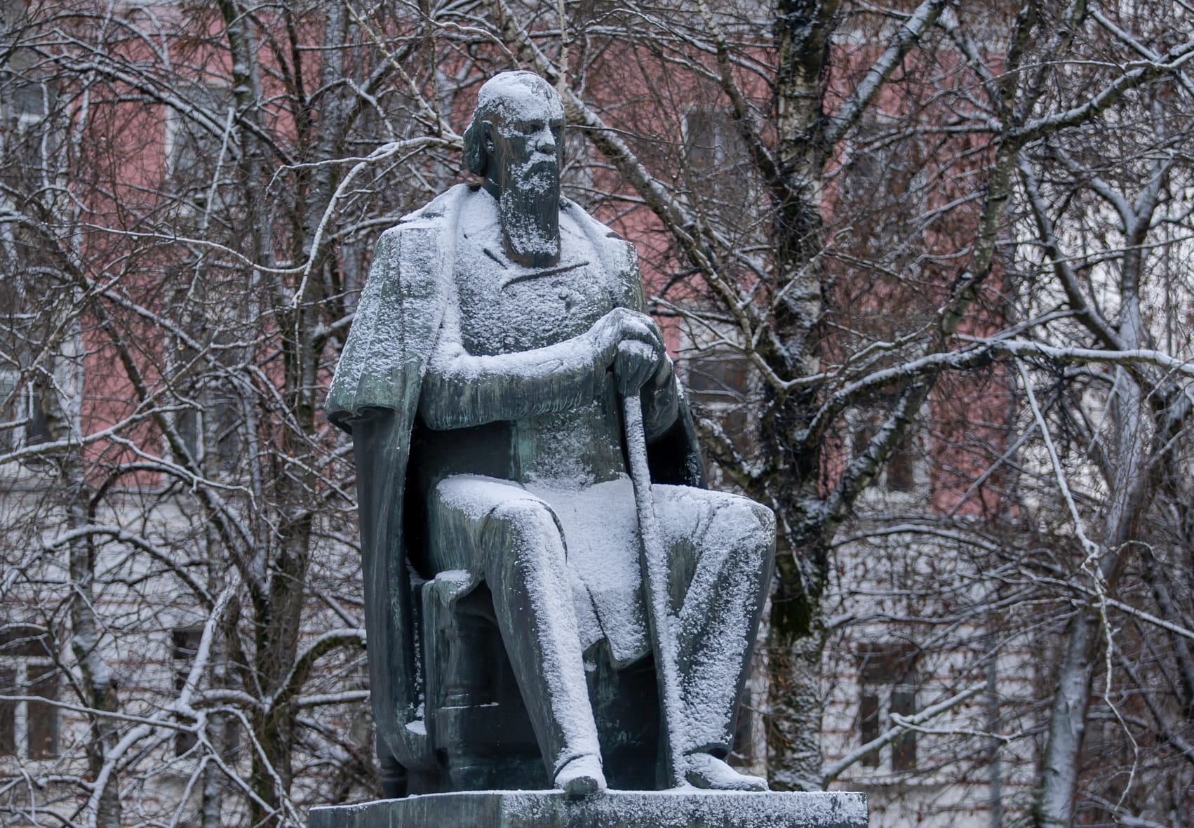 特维尔市为纪念作家兼特维尔副省长谢德林而建的纪念碑。