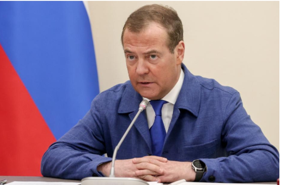 岸田施政演说提俄日领土问题梅德韦杰夫回怼配了一张武士切腹图