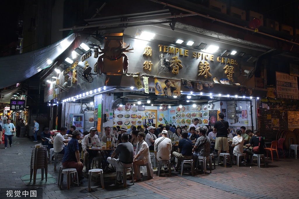 香港旅游业持续复苏,港民热议“搞活夜市”