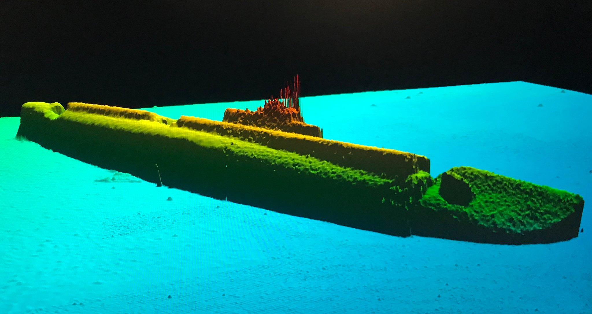 “灰鲸”号潜艇声呐图像