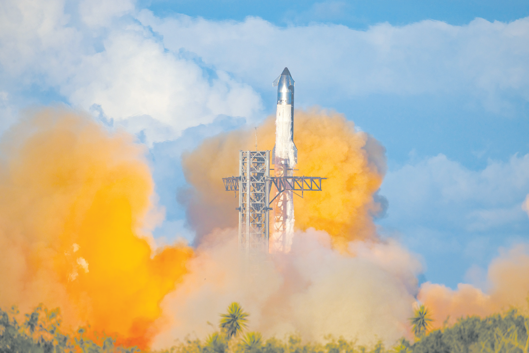 SpaceX公司“星舰”超重型火箭发射的资料画面