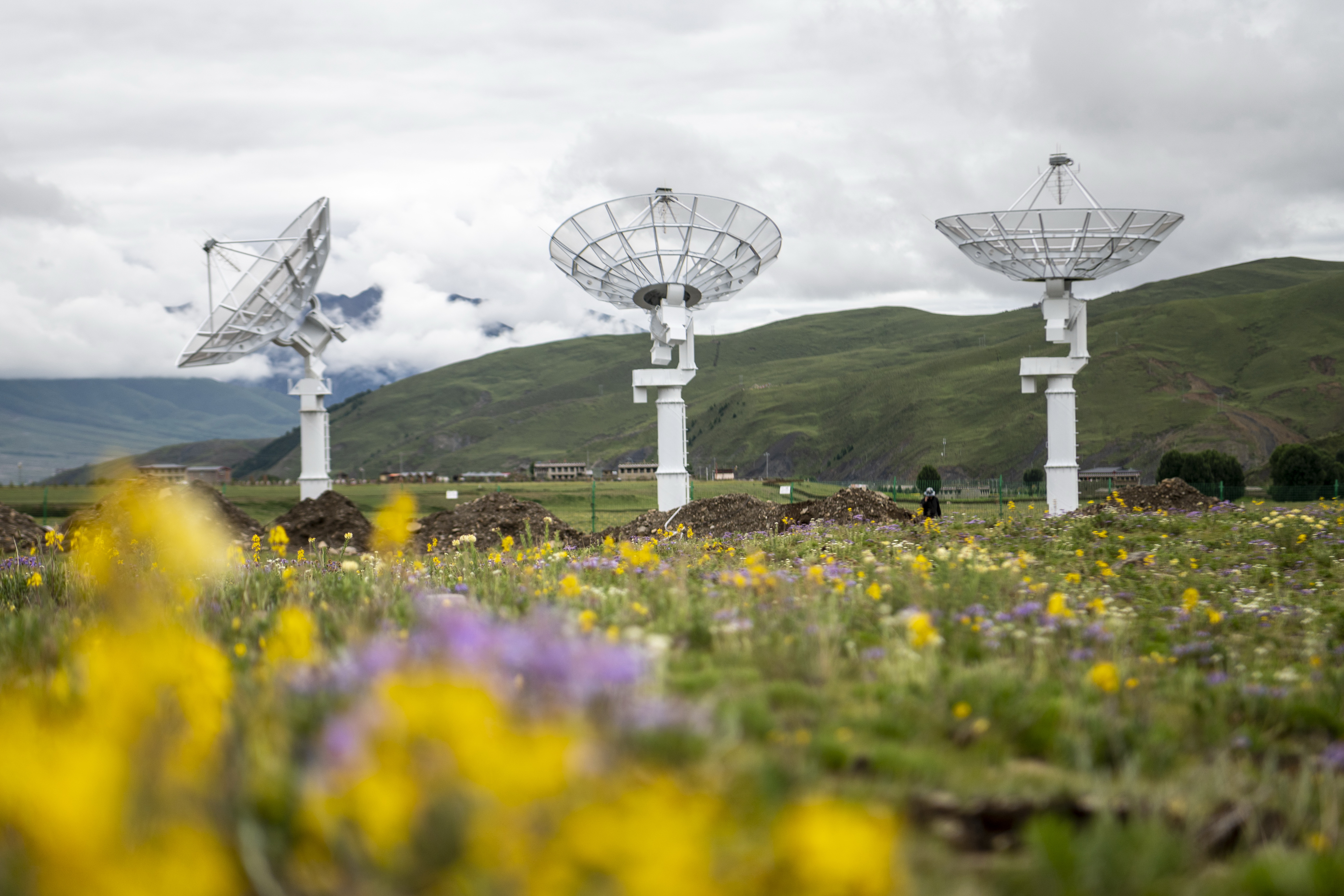 探访建设中的四川稻城空间环境地基综合监测网子午工程二期