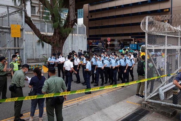 香港警務處與懲教署舉行聯合反恐演習模擬處置在公共區域發現的可疑