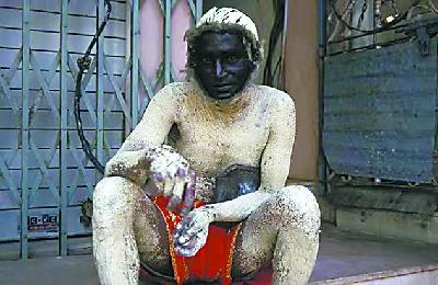 新德里的驱猴人。