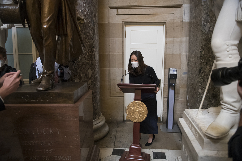 美国:众议院议长佩洛西的讲台重回国会大厦