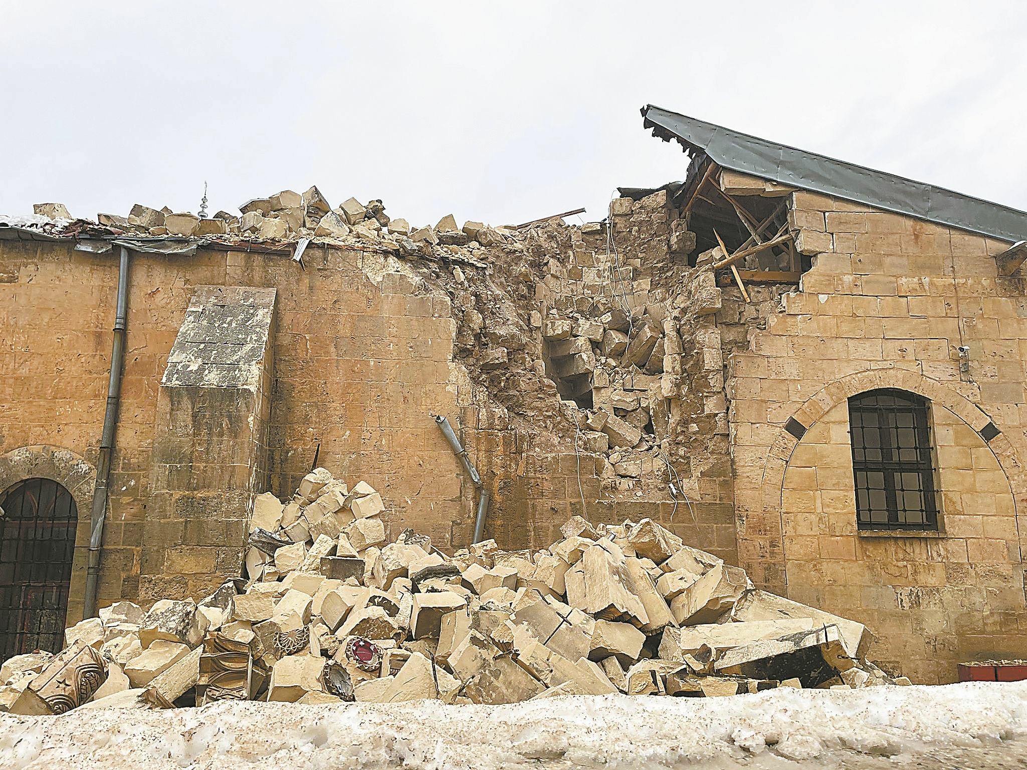 加济安泰普古堡在地震中受损。