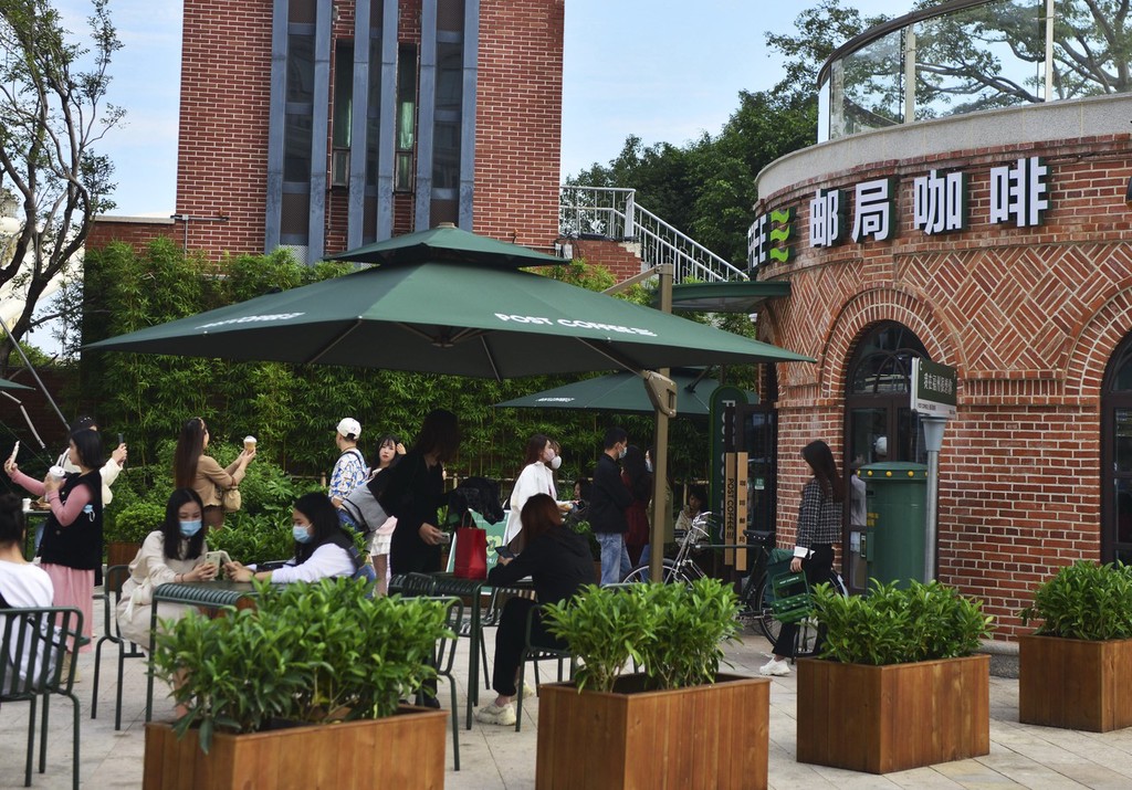 全国首家“日咖夜酒”邮局咖啡概念店在福州开业