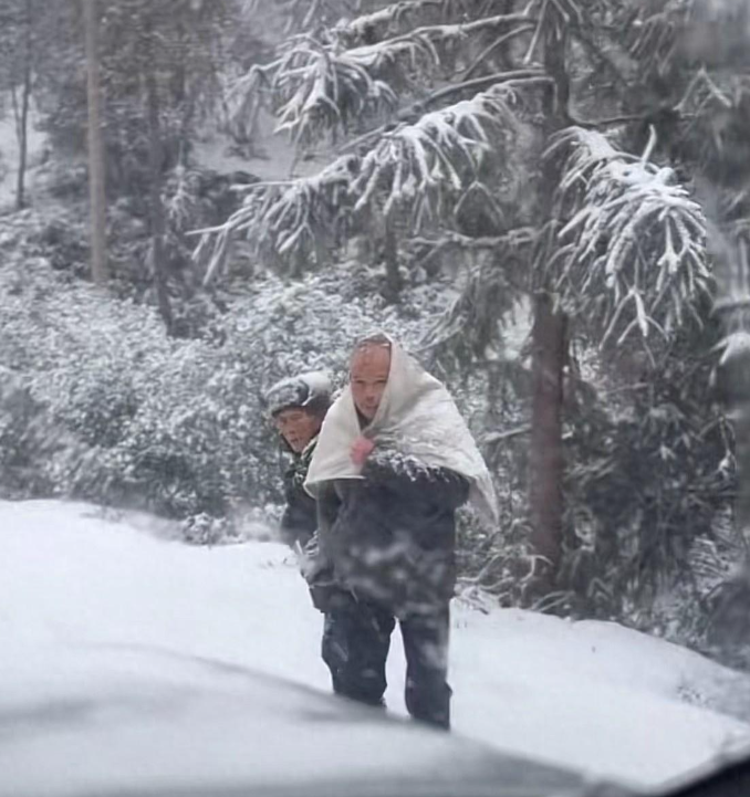 大雪天 农村图片