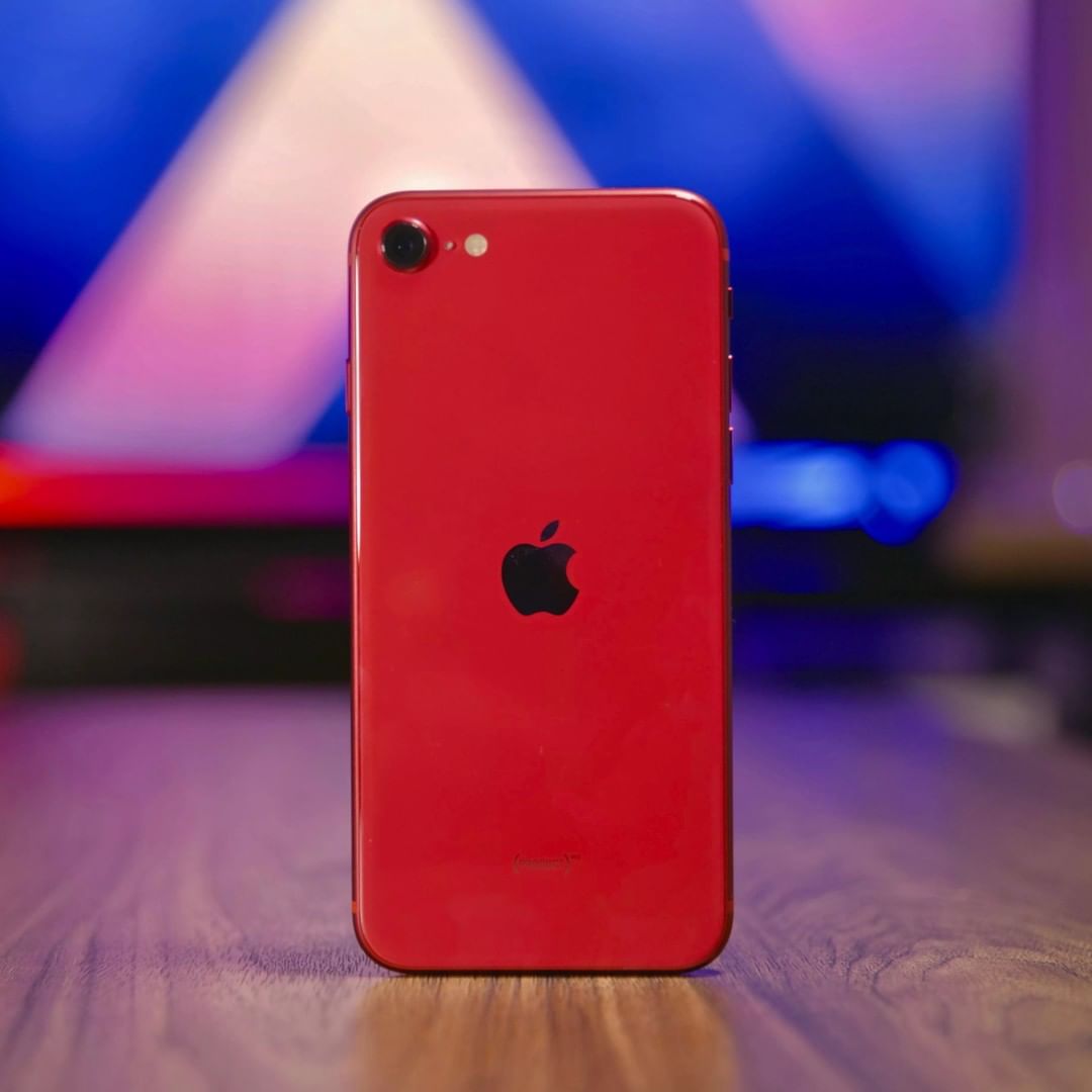 苹果近期发布了2020年iphone se,目前已经有真机上手图片曝光,一起来