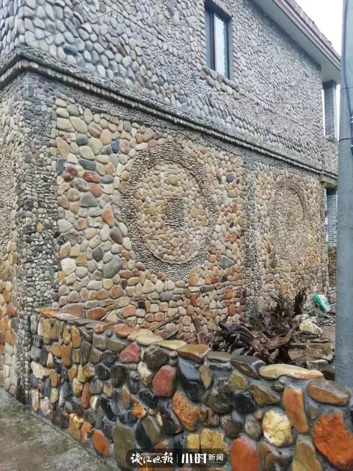 ▲“财源滚滚”墙