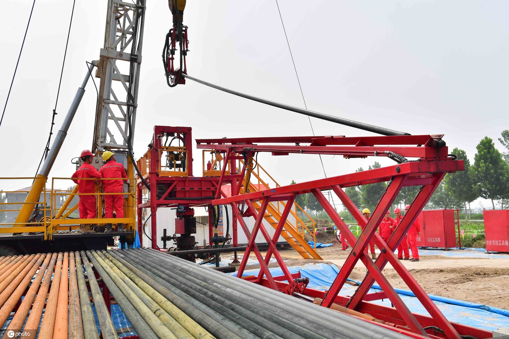 作业机械手走进油田推进井下作业装置换代升级