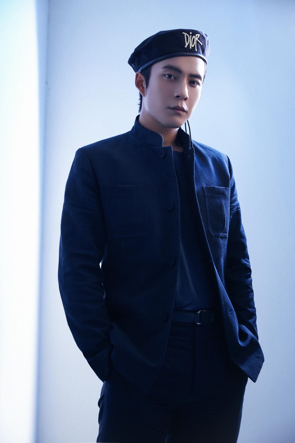 韩东君造型似漫画人物 贝雷帽搭配更胜一筹!