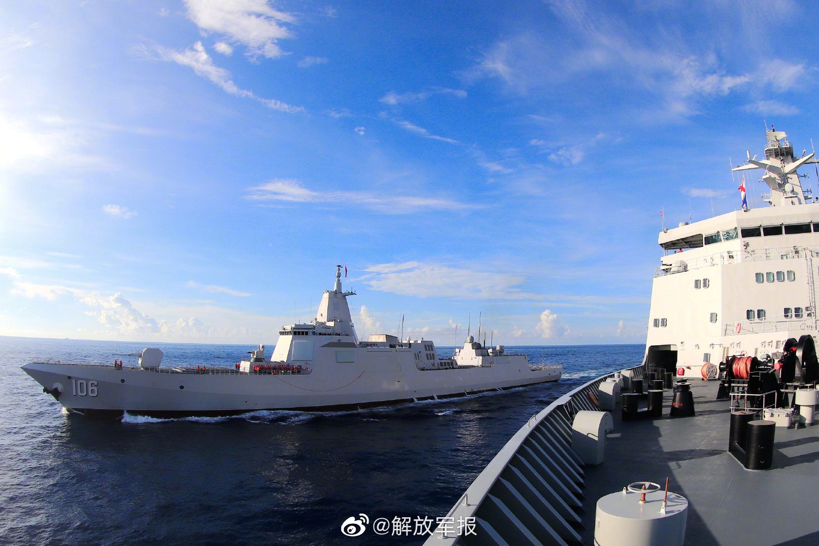 南部战区海军舰艇编队海上实战化训练