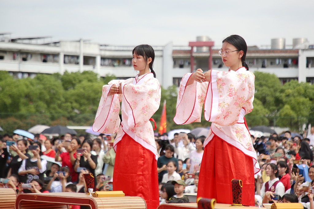 2021年5月9日,江西省吉安市峡江县峡江中学举行2021年度学生十八岁