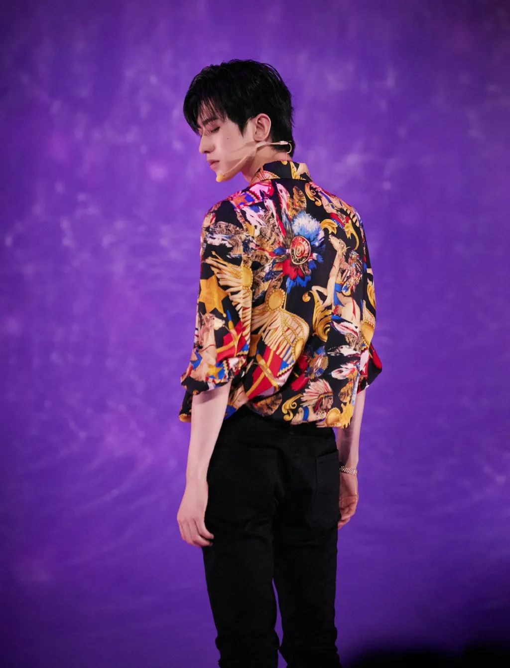 比 情人 更出圈的是坤坤的夏威夷衬衫