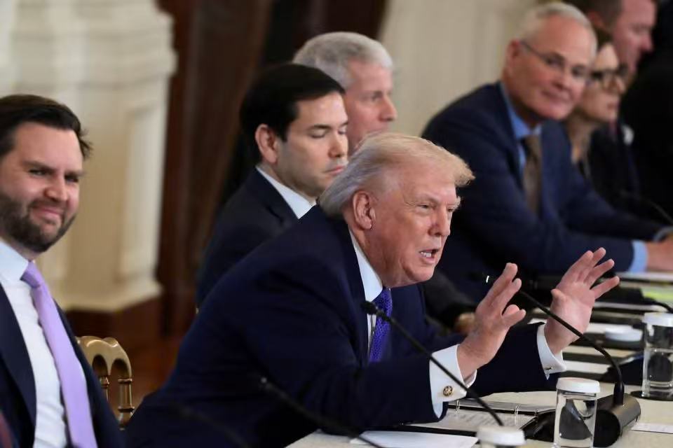 当地时间9日，美国总统特朗普在与石油公司的发布会上发表讲话。