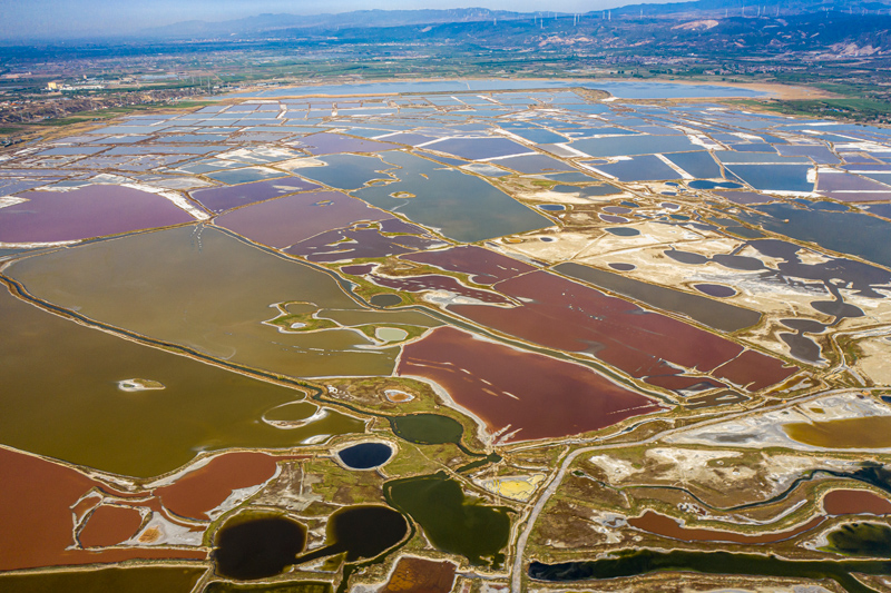 山西运城盐湖景区:阳光明媚 绚丽多彩