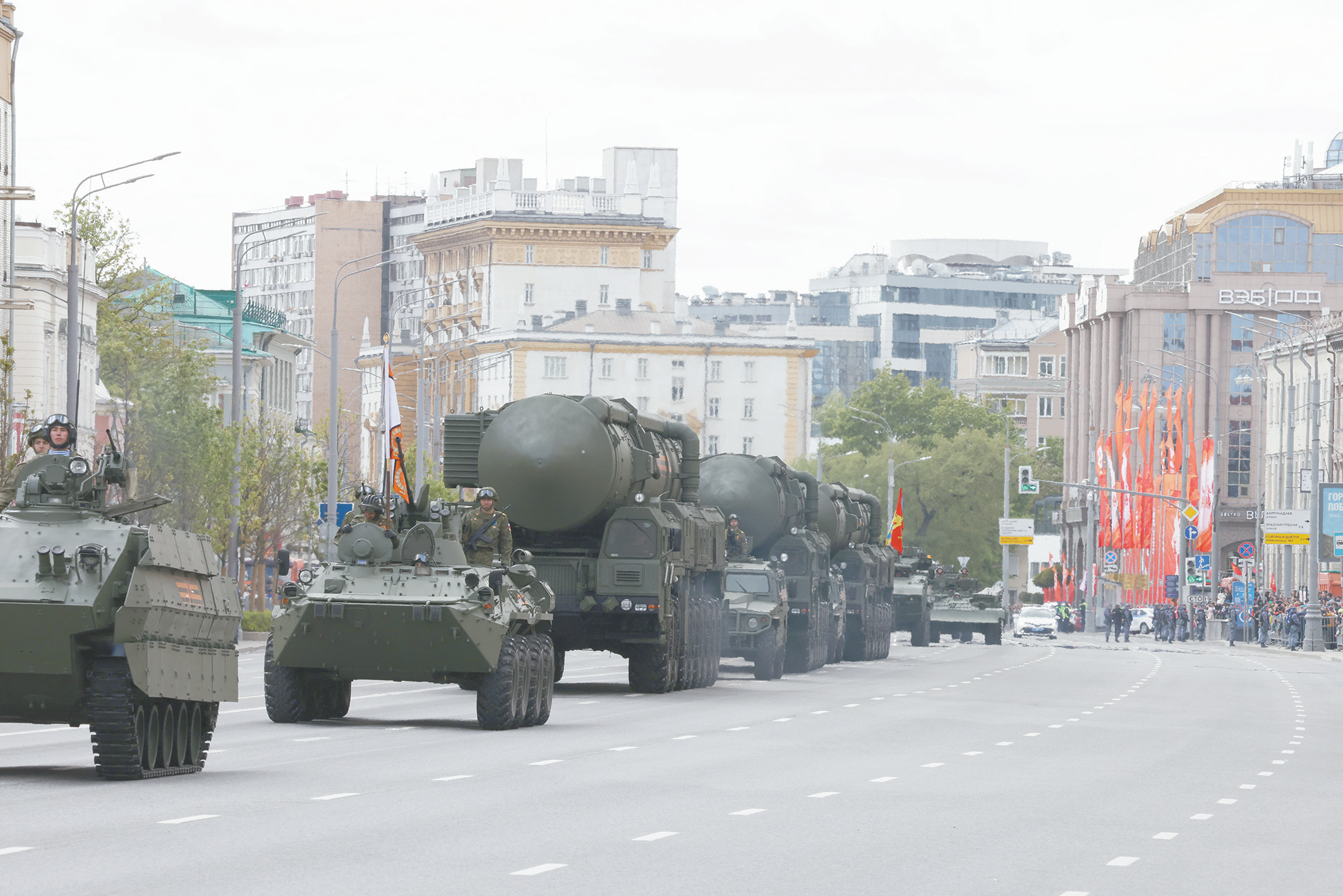 “亚尔斯”洲际弹道导弹 樊巍摄