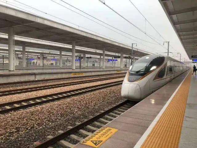 根据铁路杭州站的统计,今天约有60名旅客乘坐g7541次抵达杭州南站