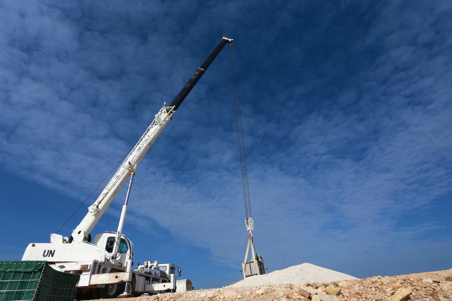 高效我赴黎维和建筑工兵分队多点位同步展开施工