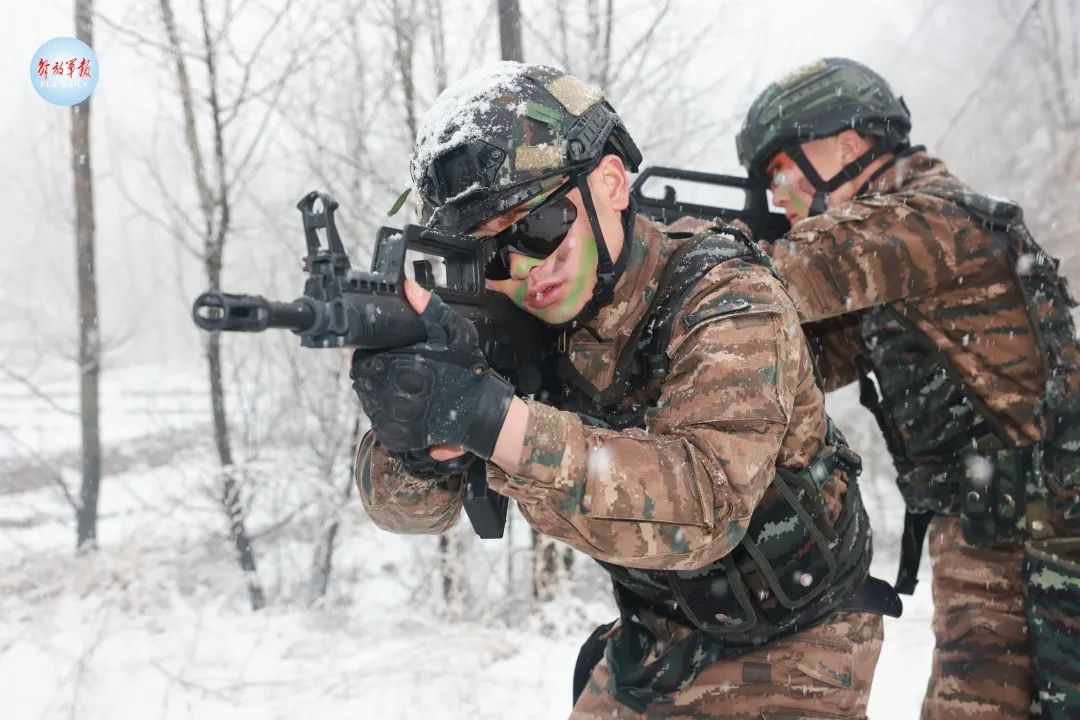 跨区百余公里,直击特战队员雪地练兵超燃画面