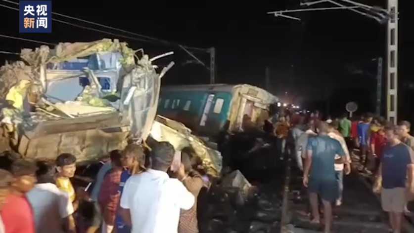 印度摩托相撞86人死亡_印度重大列车事故_山东爆炸事故已致12人死亡