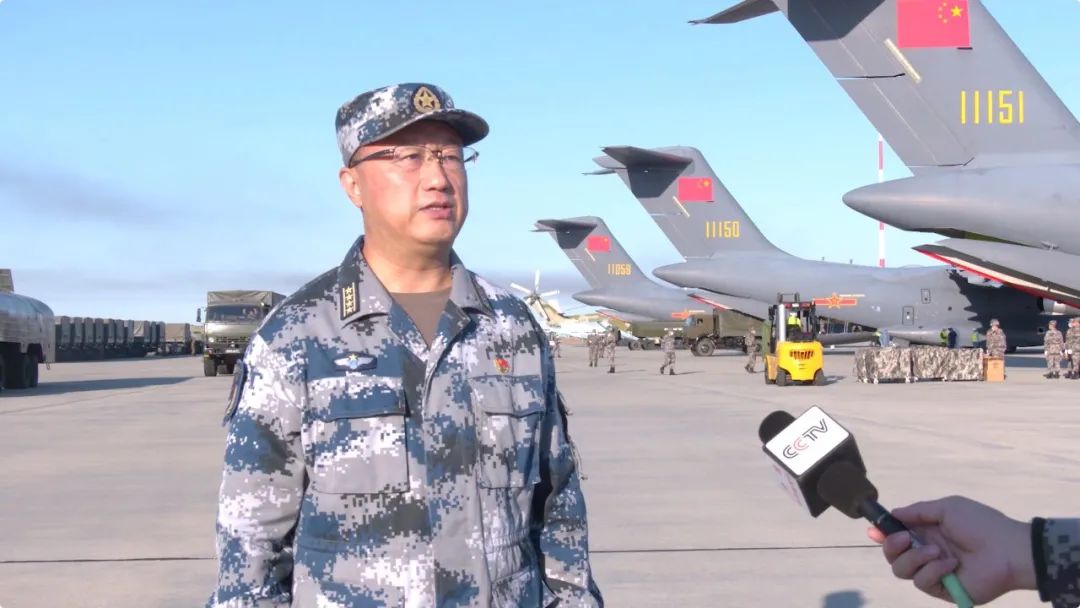 西部战区空军某运输航空兵师政委仇超大校表示,此次长航时,大跨度运载