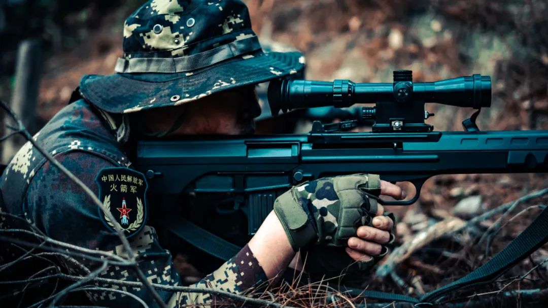 火箭军特种警卫硬核亮相