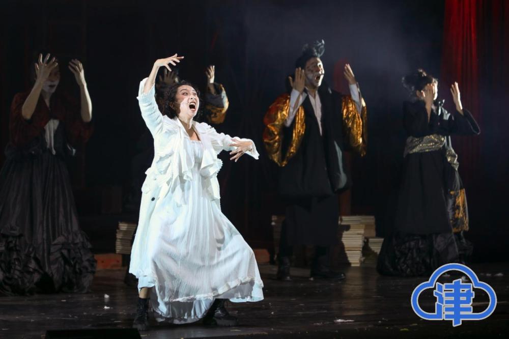 孟京辉力作《红与黑》首登津门 梅婷、张弌铖倾情演绎