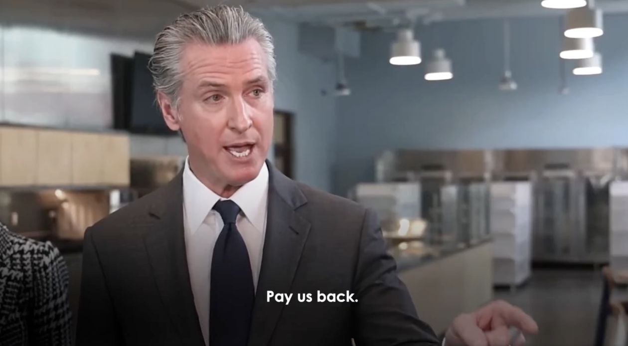 加州州长纽森呼吁美政府立即“连本带利”退还税款。图源:视频截图