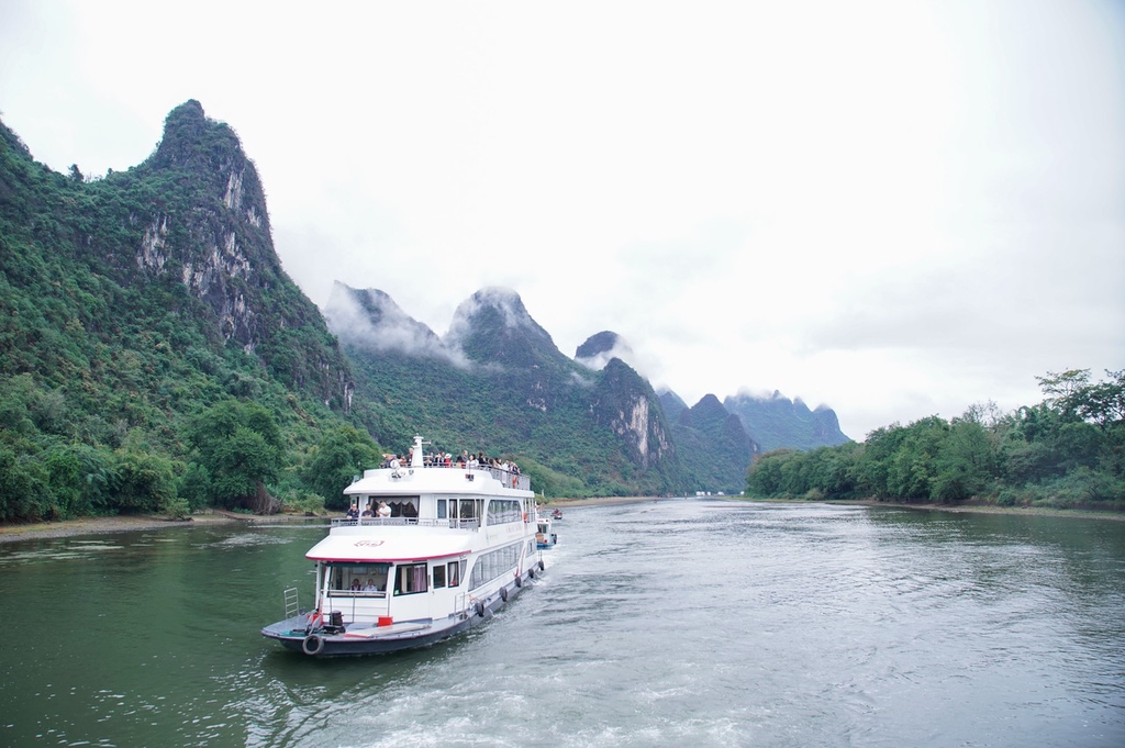 广西桂林烟雨漓江好风光
