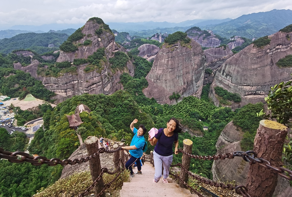 广西资源丹霞地貌引游人