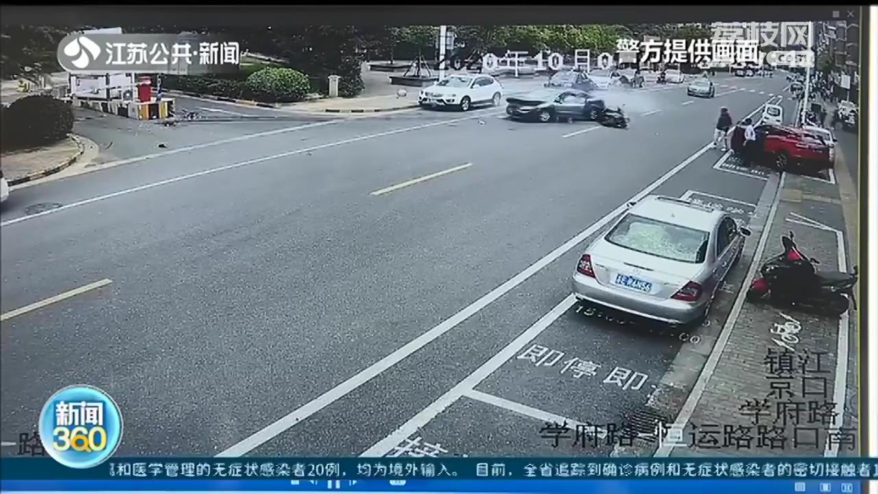 女司机油门误当刹车！接连撞上电动车、私家车和公共设施 3747