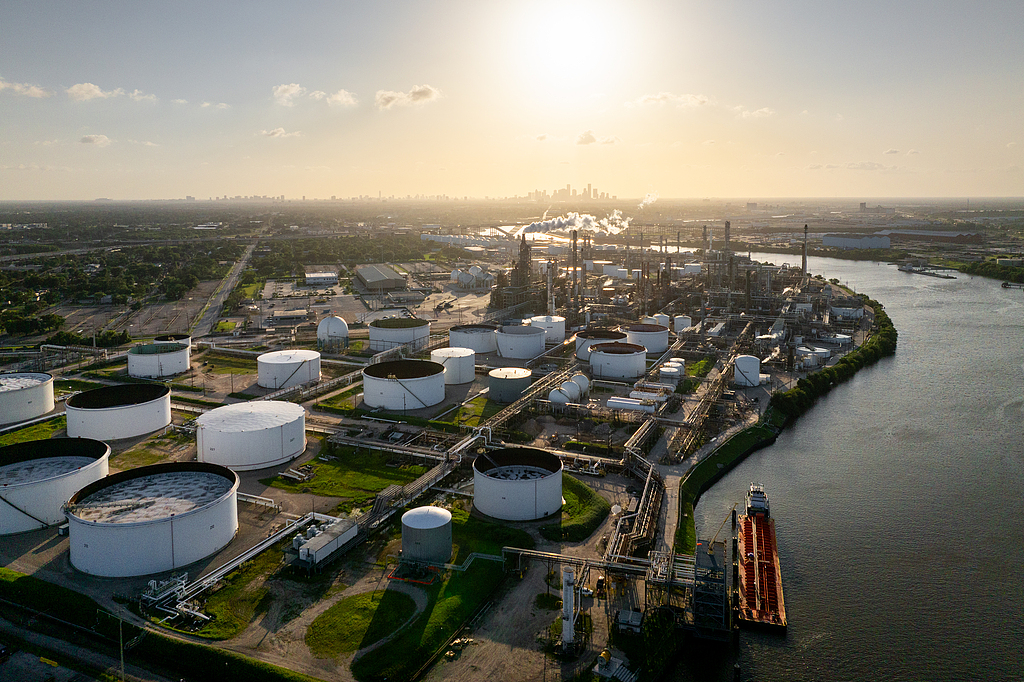 6月18日,美国得克萨斯州休斯敦,利安德巴塞尔休斯敦炼油厂。(视觉中国)
