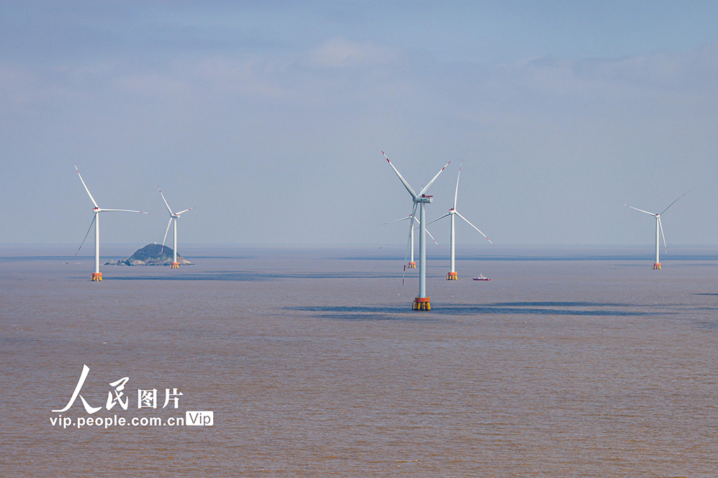 上海:东海大桥海上风电场美景如画