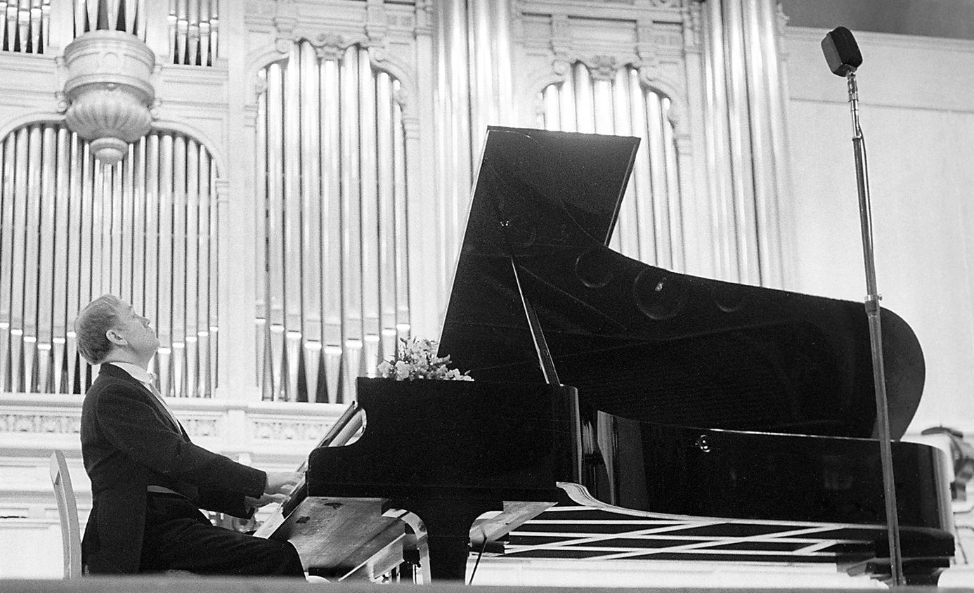 1960年9月20日，里赫特在莫斯科柴可夫斯基国立音乐学院大厅演出。