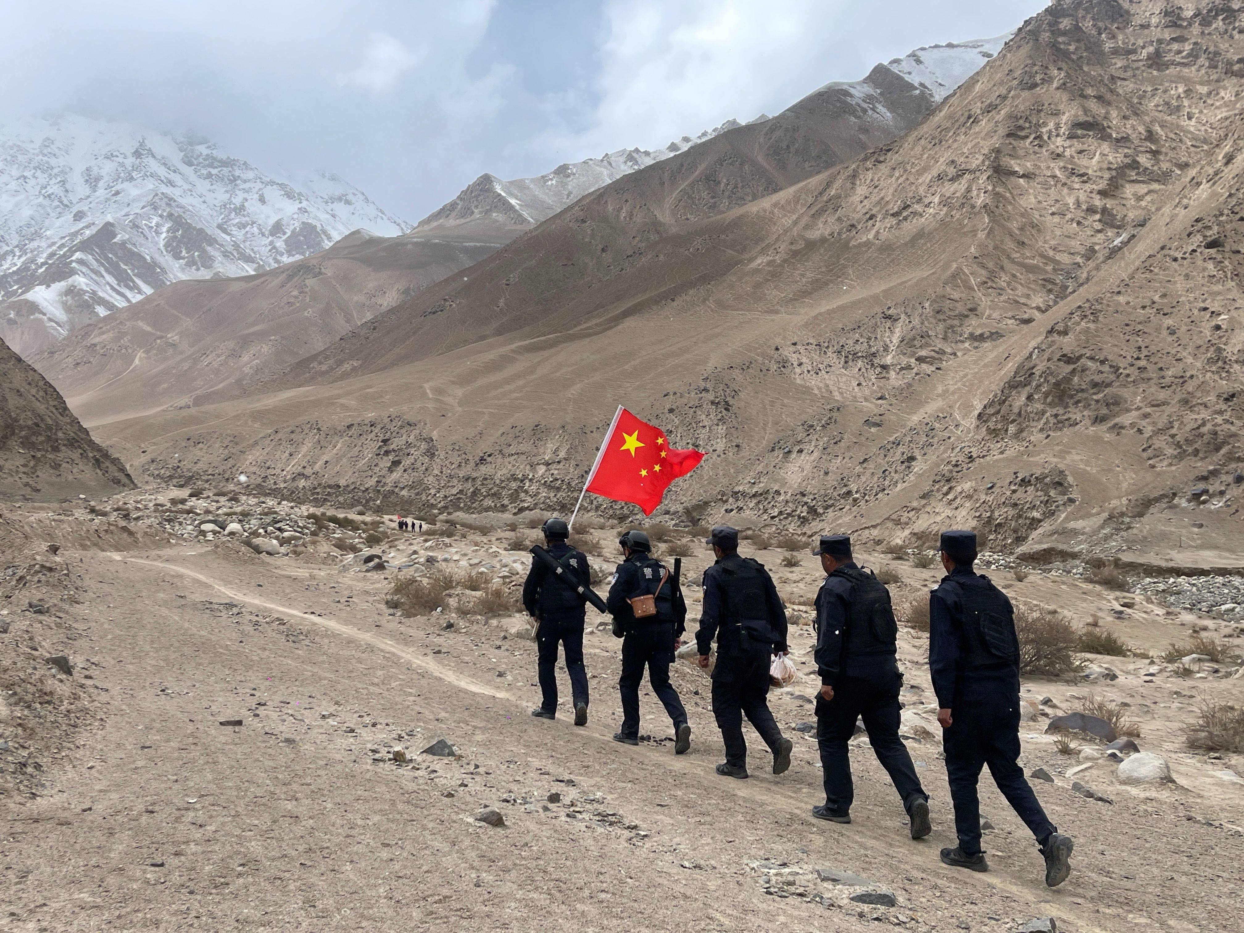 寻找最美国门名片守护新藏线这群90后用青春捍卫边境安宁