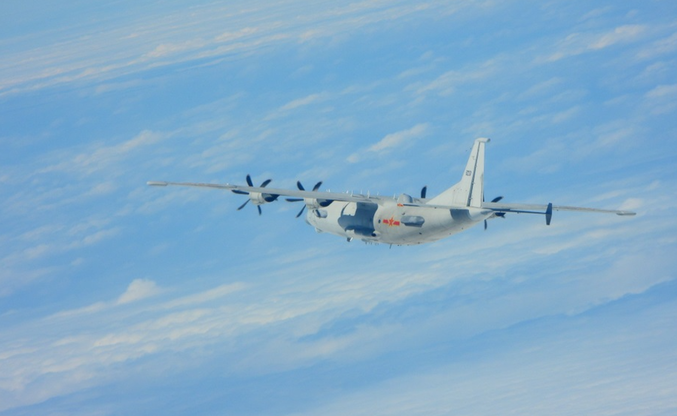 台防務部門27日發布的解放軍運-8技術偵察機同型機圖片