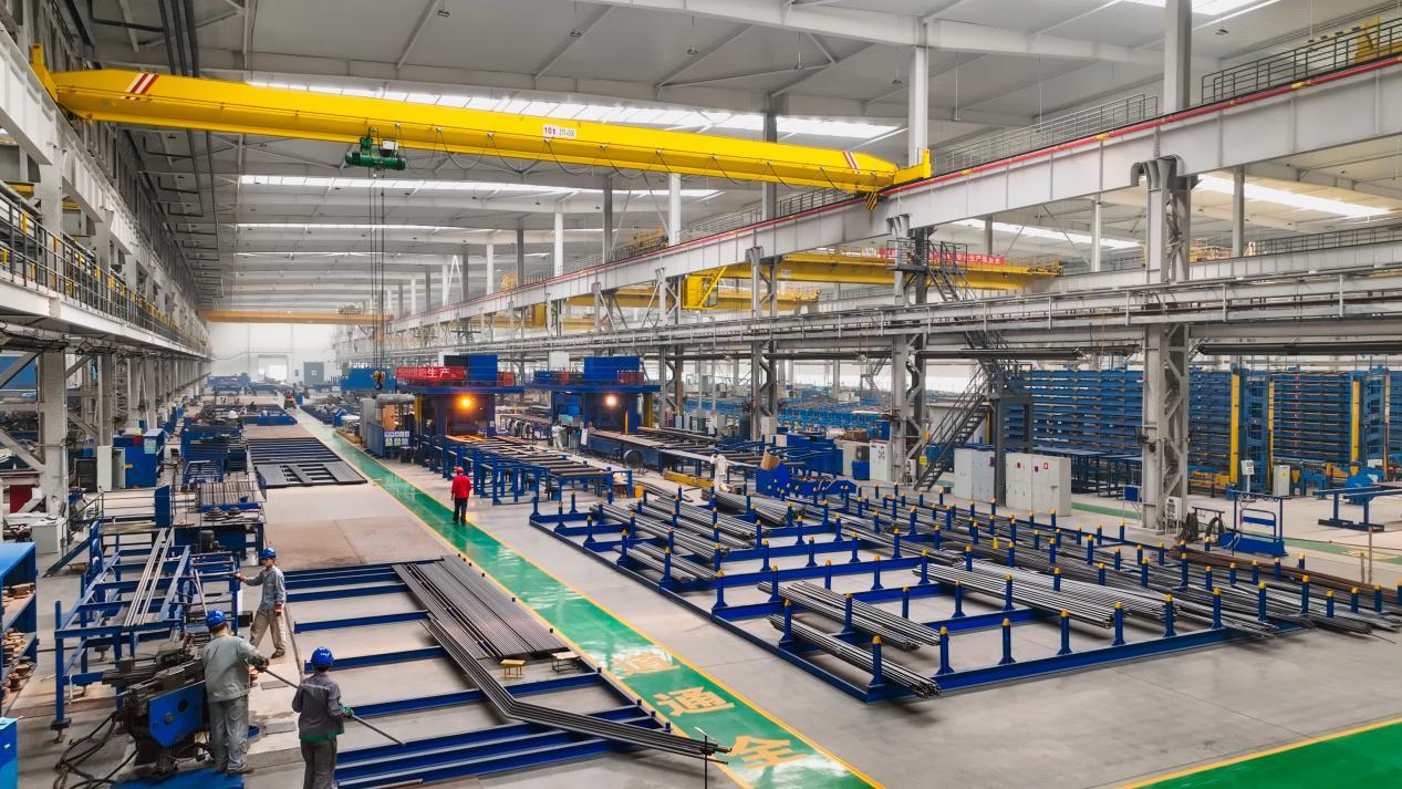 巴威装备制造唐山有限责任公司厂房内景。吕瑞欣摄