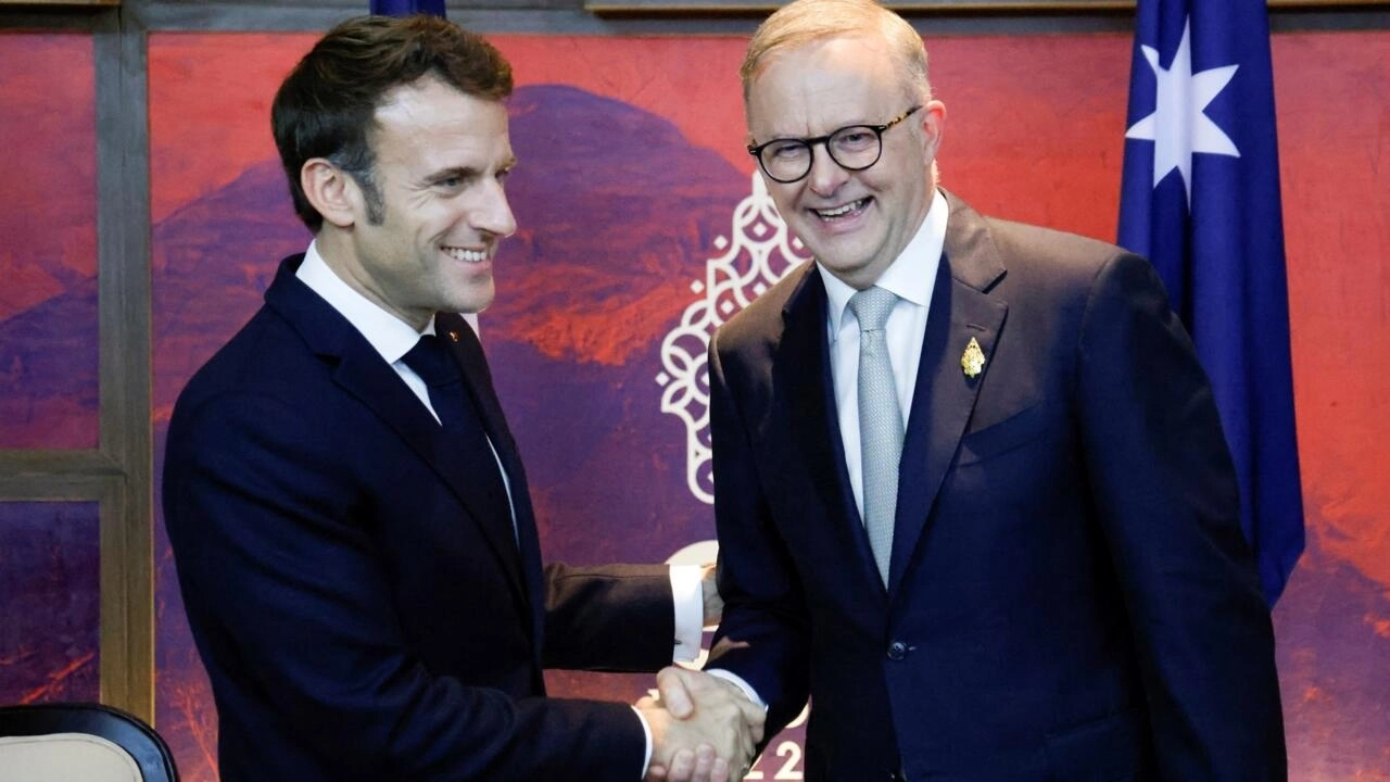 当地时间16日，印度尼西亚巴厘岛G20峰会上，法国总统马克龙会见澳大利亚总理阿尔巴尼斯 图源：外媒