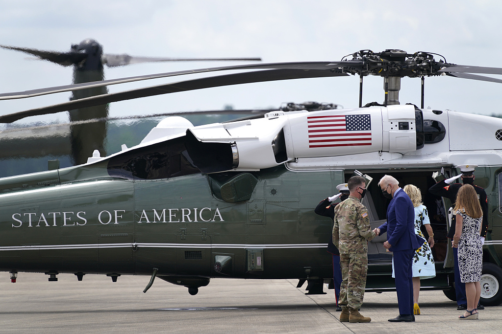 佐治亚州参加就职总统100天的纪念活动,并访问美国前总统吉米·卡特