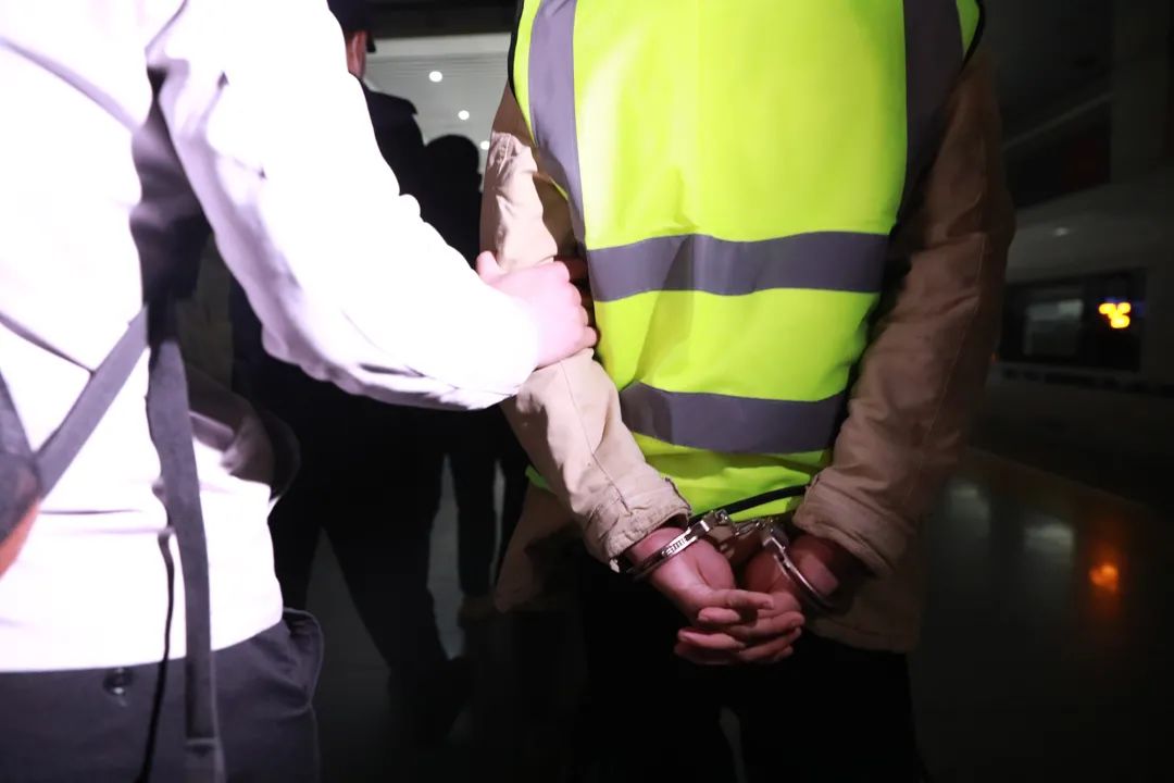 你以为和你裸聊的是她?合肥警方破案了,是他们!