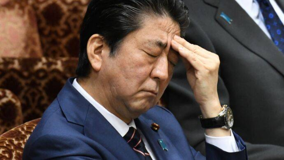 安培晋三图片