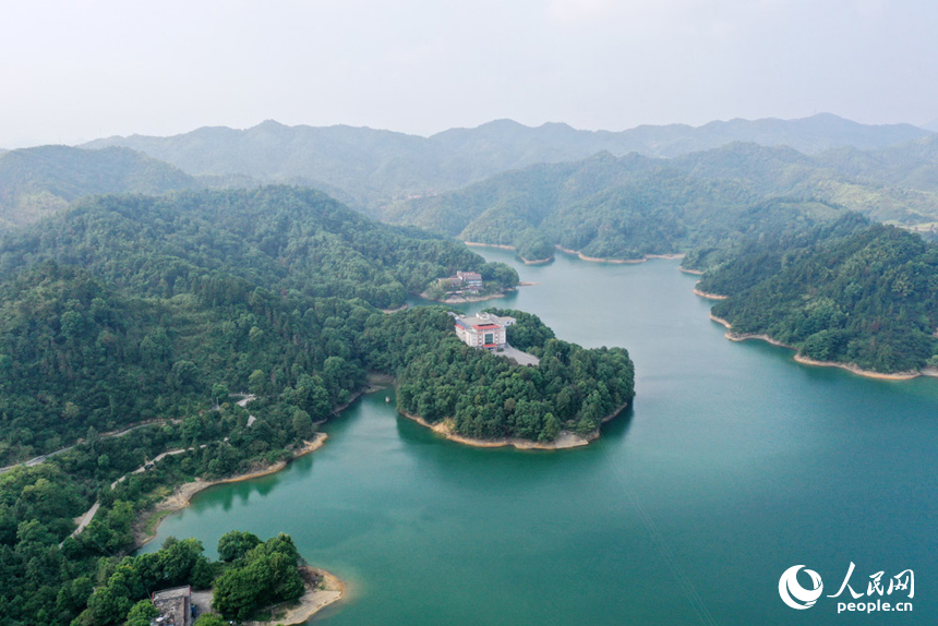 江西上栗:波光涟漪 水库景美