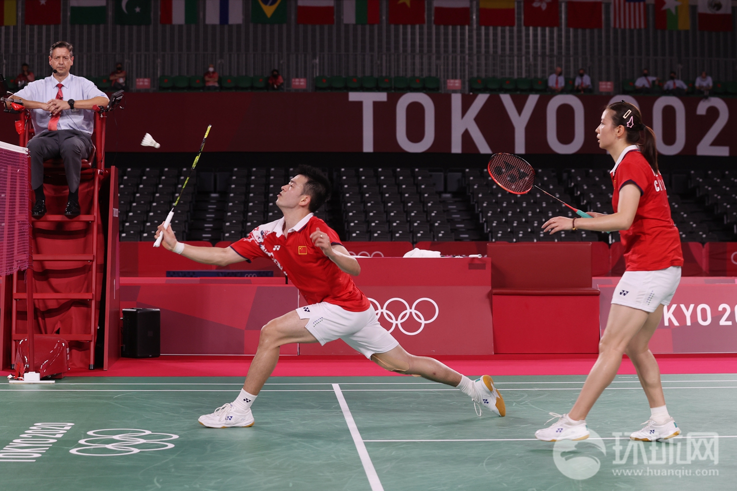 当地时间7月30日,在东京奥运会羽毛球混合双打决赛中,中国选手郑思维
