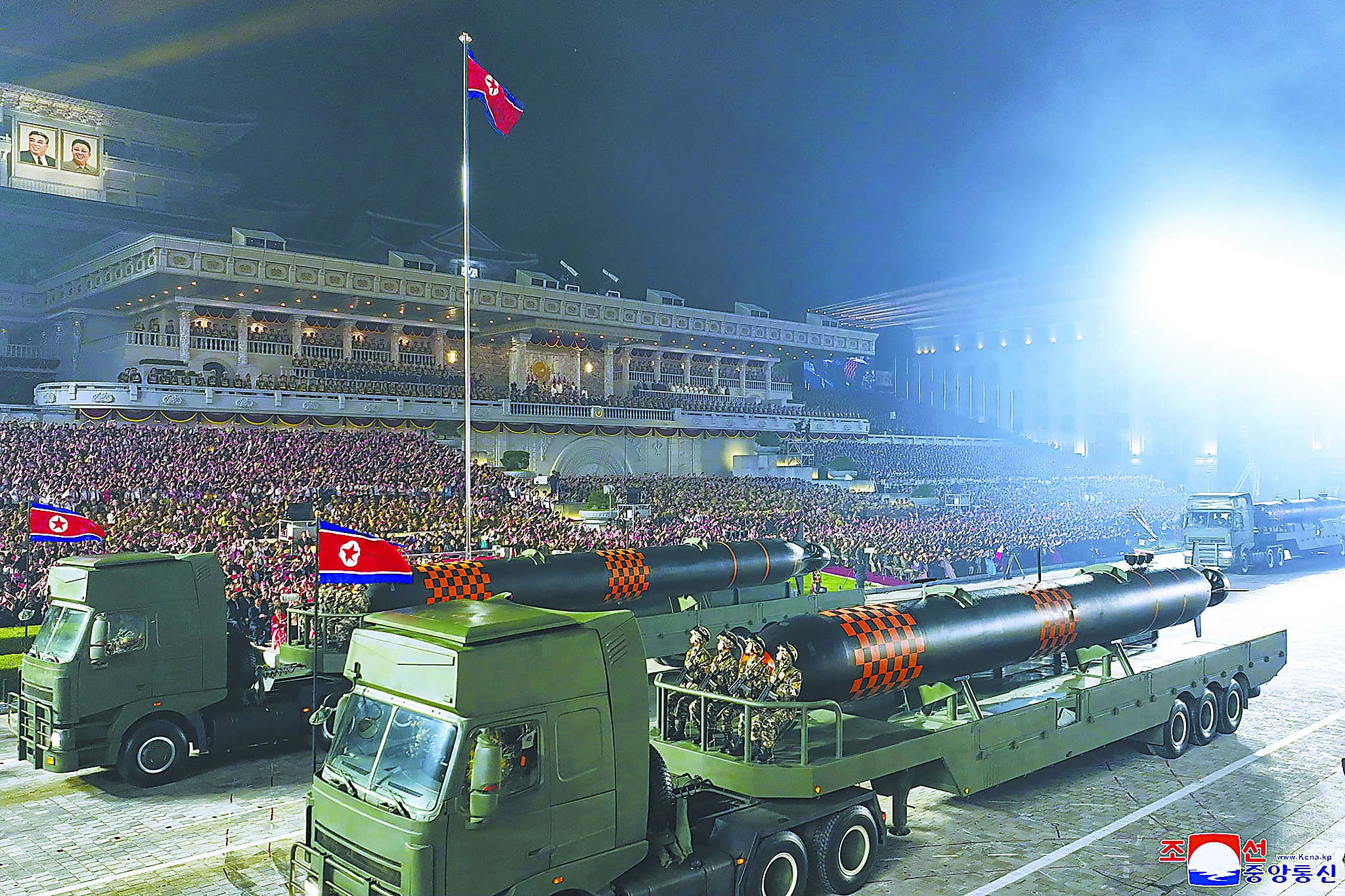 2018年朝鲜的国庆阅兵式 规模很是盛大__财经头条