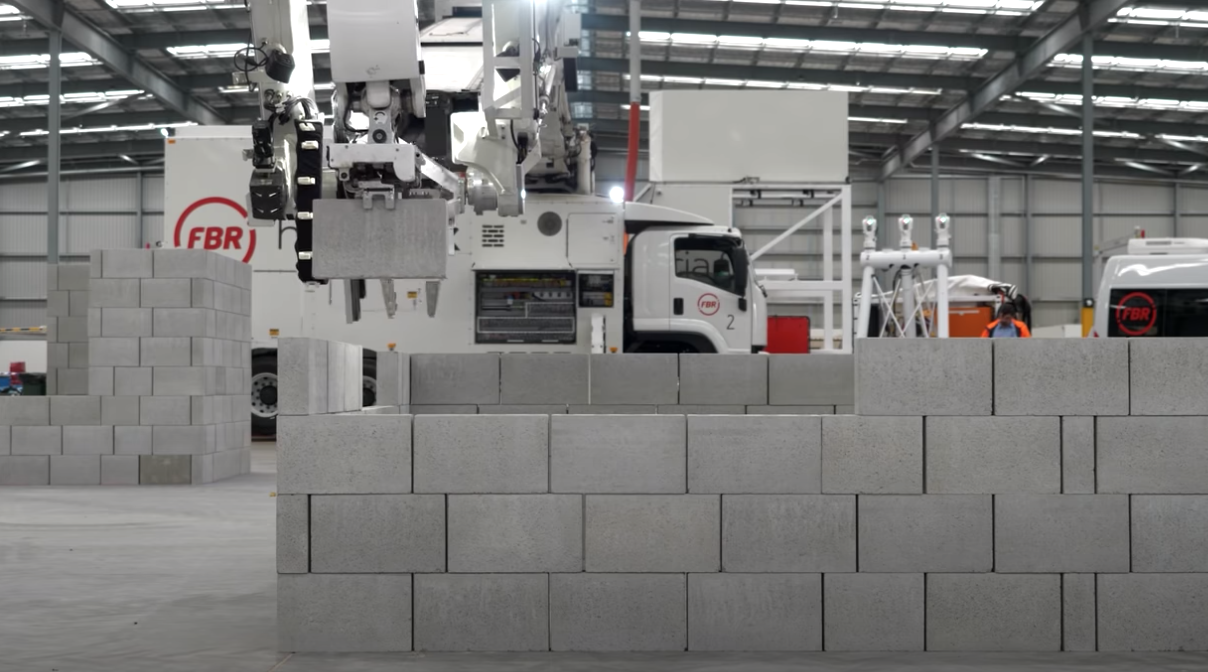 robotics (fbr)开发,它的外观设计就是一只可以伸缩的机械臂,安装在