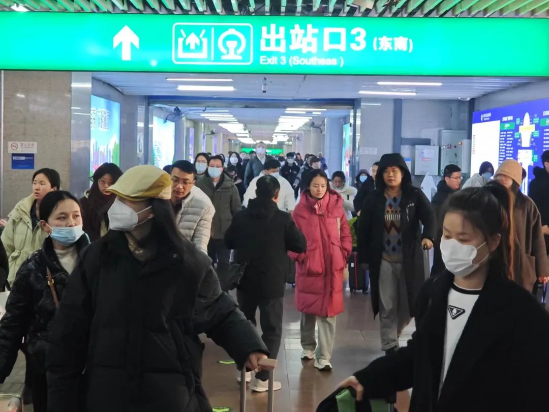 今天超72万人铁路抵京!别慌,北京多个火车站不闭站,地铁延时运营